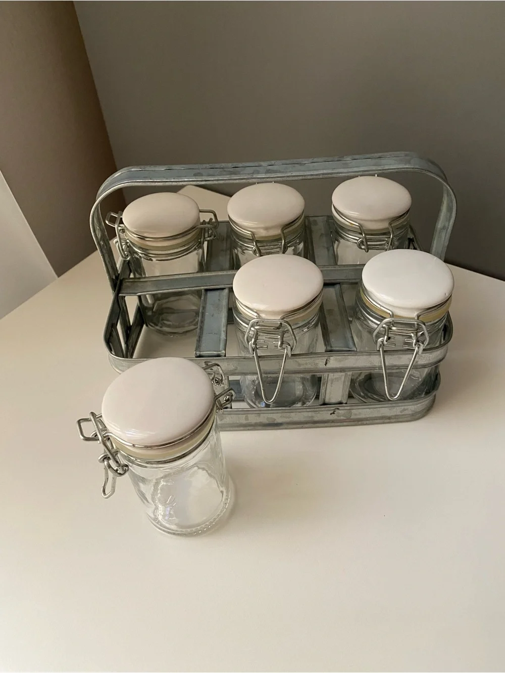 CRATE WITH SMALL SPICE JARS VINTAGE